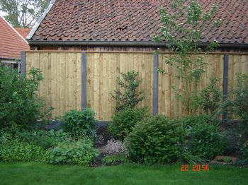 Beton-hout schutting